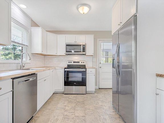 4th image of 119 Camelia Dr