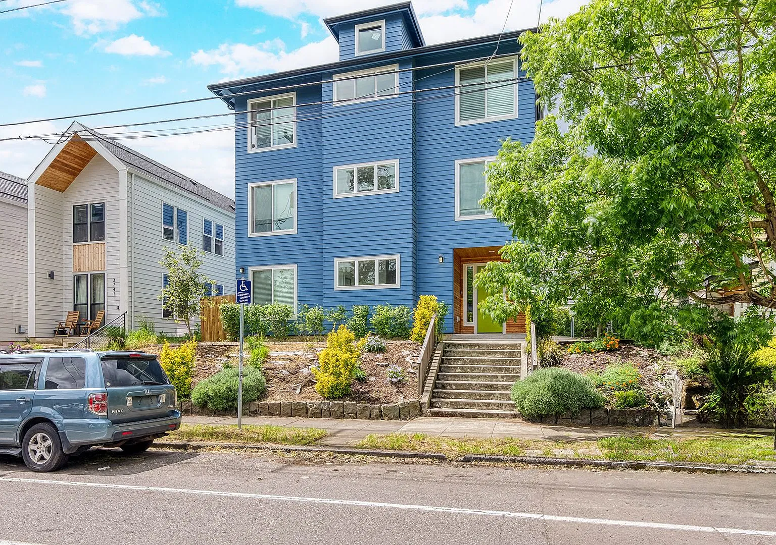 3789 N Vancouver Ave — Photo 1