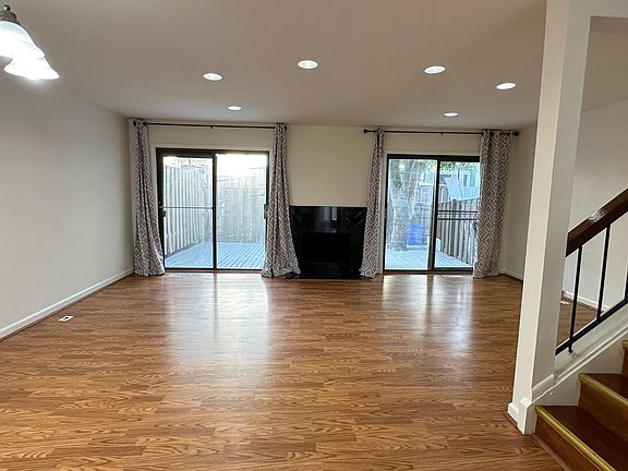 3rd image of 18518 Split Rock Ln
