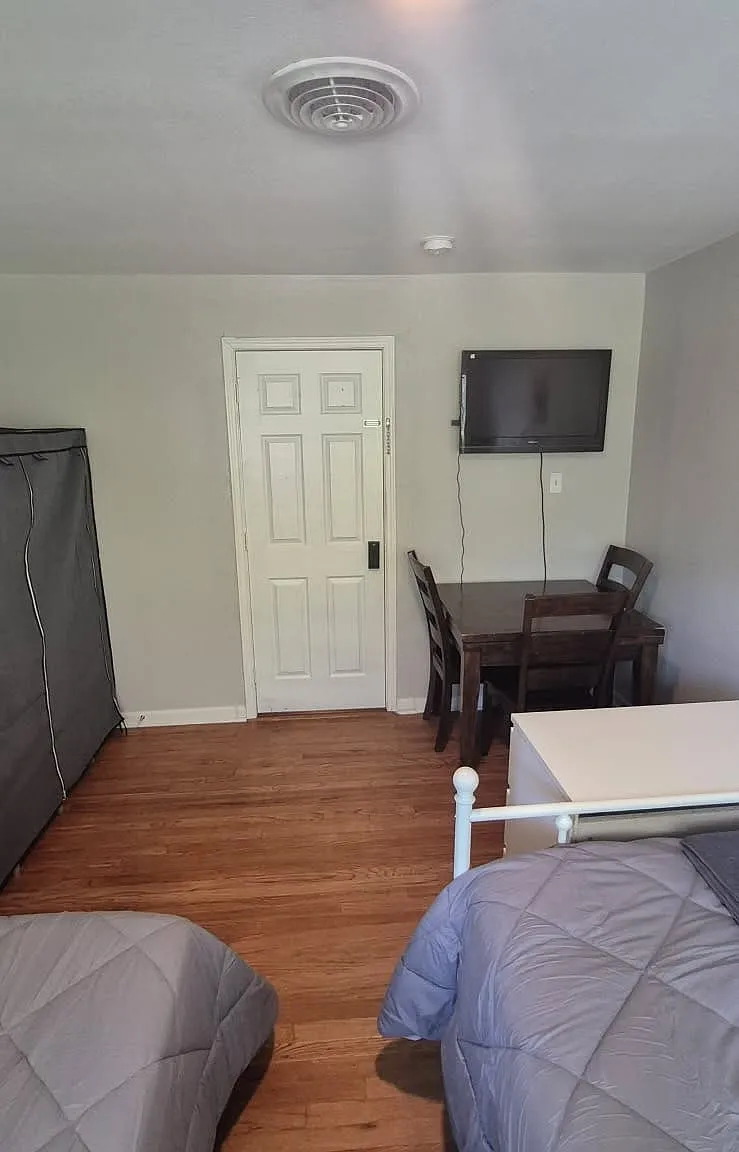 4106 Grapevine Street, Unit 8 — Photo 3