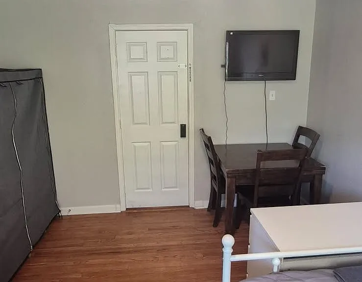 4106 Grapevine St #8 — Photo 3