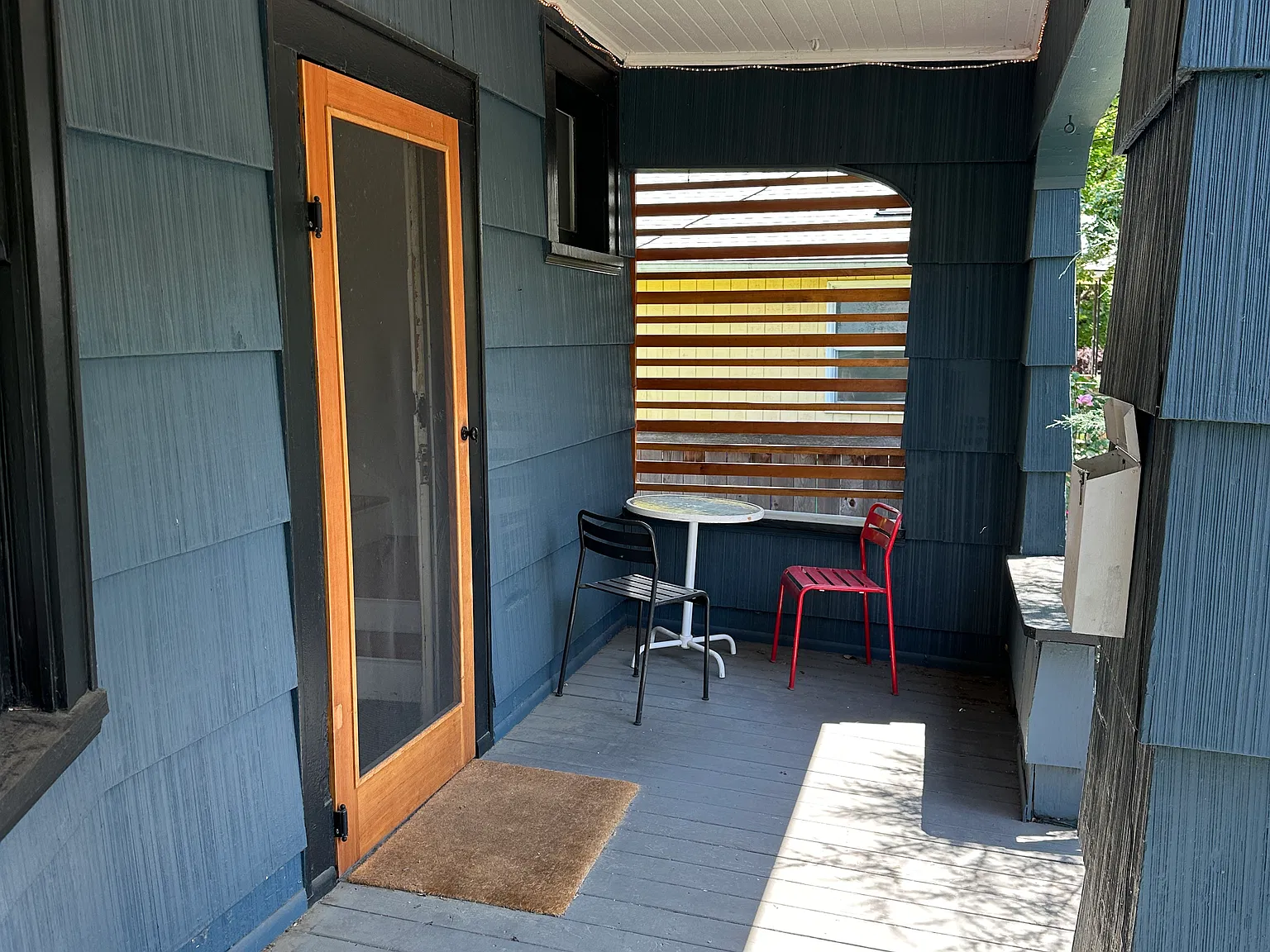3 bed, 2.5 bath, 2050 sqft, $3,900 — Photo 4