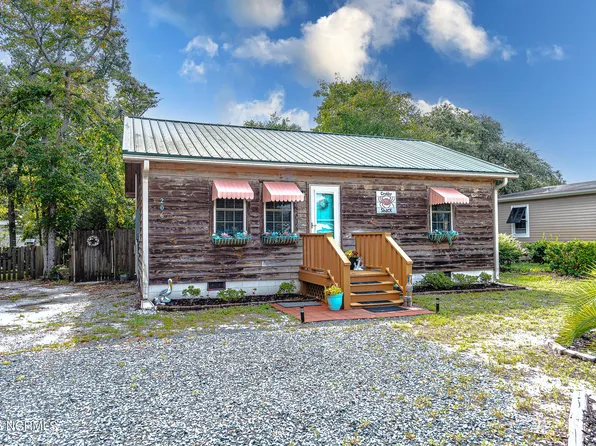 206 NE 67th Street, Oak Island, NC 28465