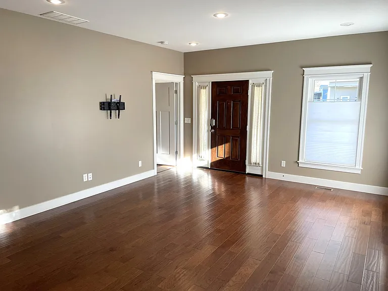 37 E Blackford Ave — Photo 8