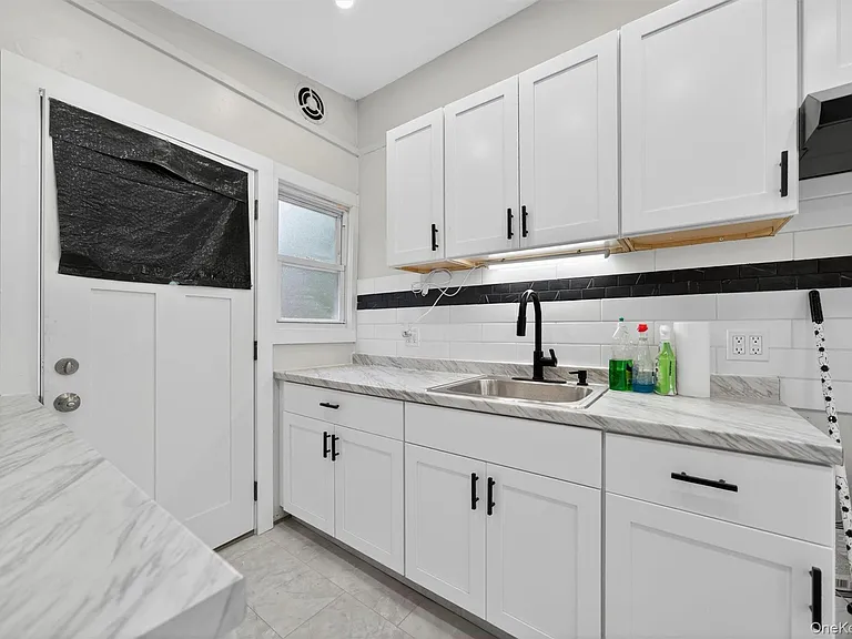 11 Edward Ave — Photo 6