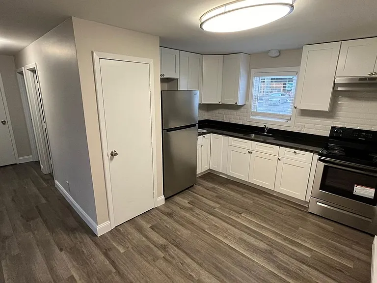 8-12 Perry St — Photo 25