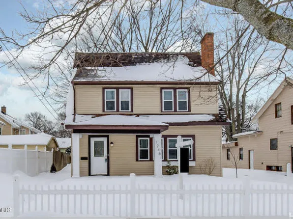 1248 Fisk St SE, Grand Rapids, MI 49506