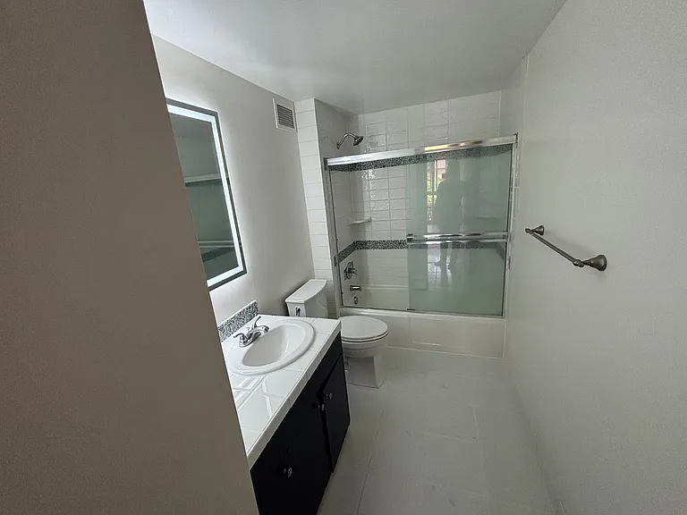 1350 Ala Moana Blvd #508 — Photo 8
