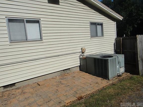 4th image of 505 E Academy Ave