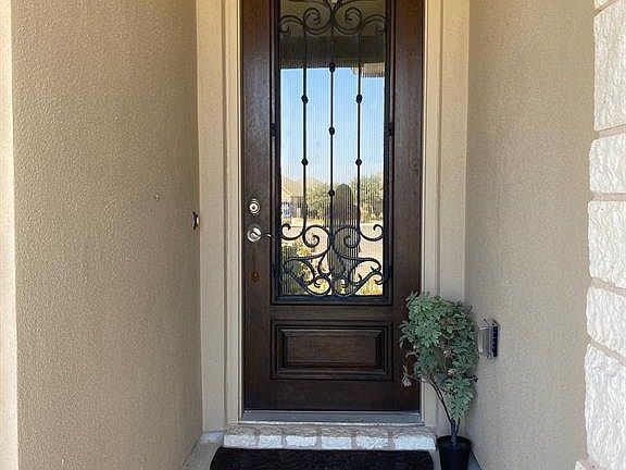 5th image of 5021 Pearl Crescent Ln