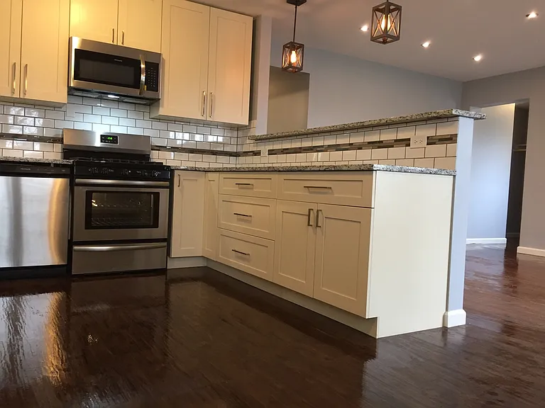 12941 S Saginaw Ave — Photo 3