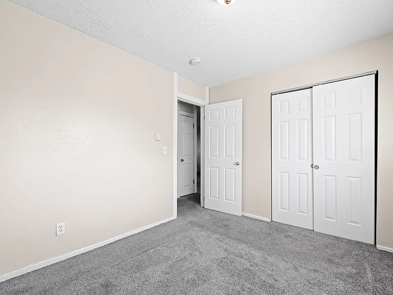 2812 W 66th Pl — Photo 9