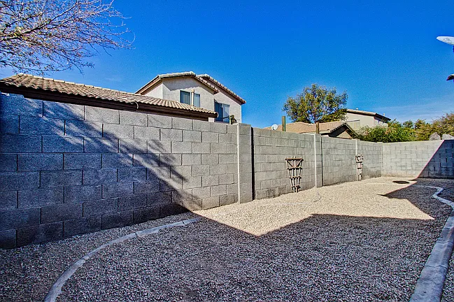 2050 N Arbor Ln — Photo 10