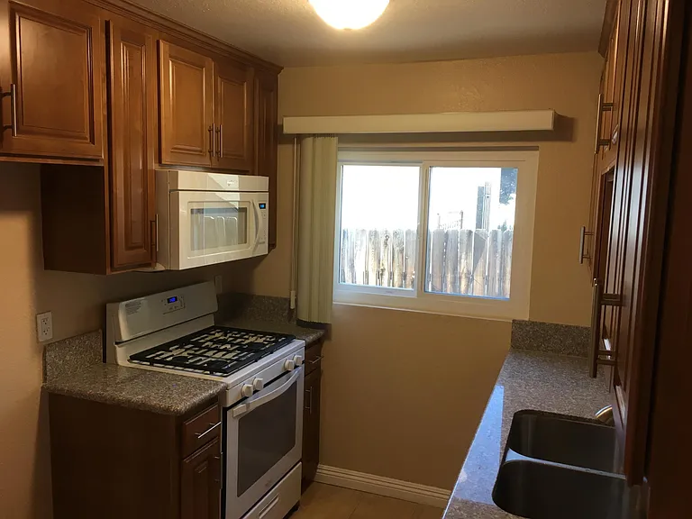 10842 Landale St #1 — Photo 9