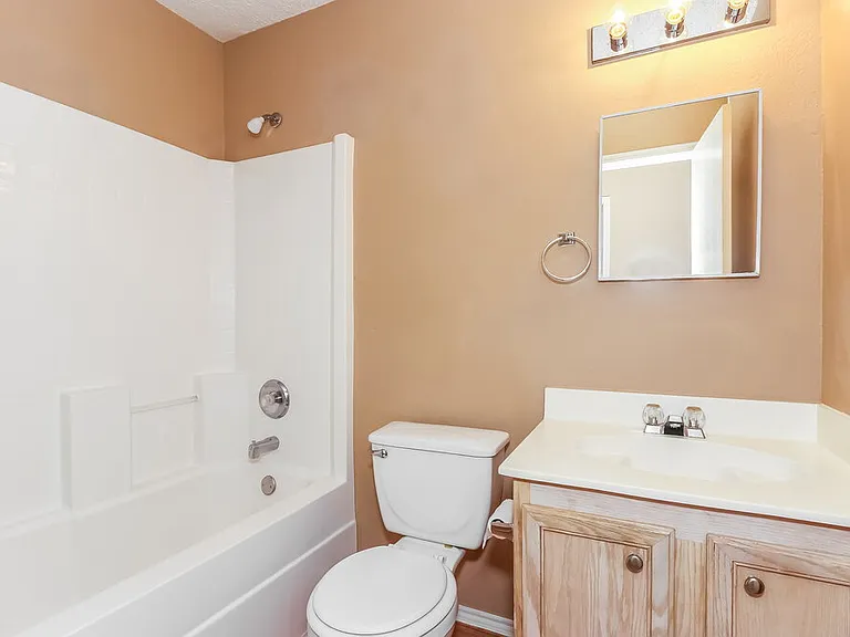 548 Magdalen Ave — Photo 12
