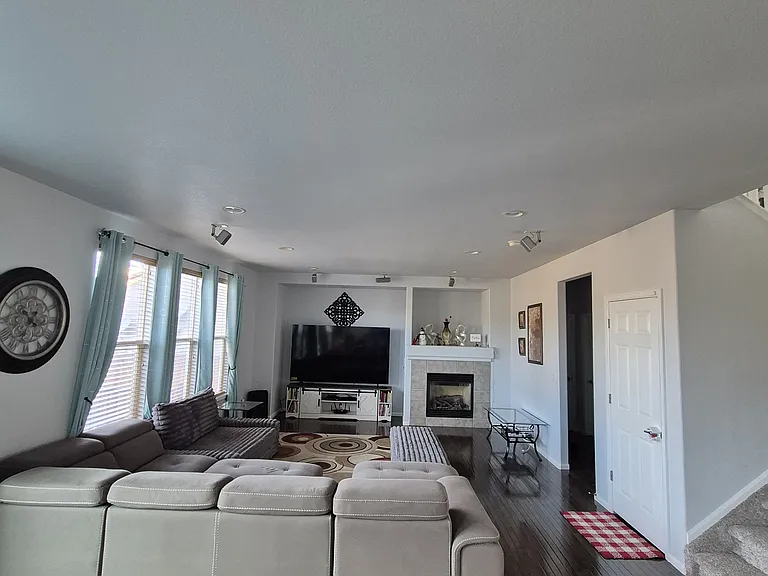 4441 S Johnson Ct — Photo 2