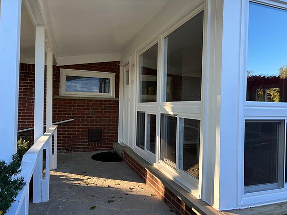2nd image of 17181 Dolores St