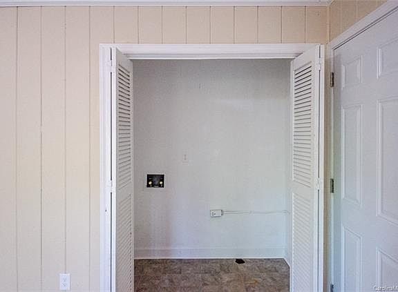 5th image of 2223 Highlawn Dr