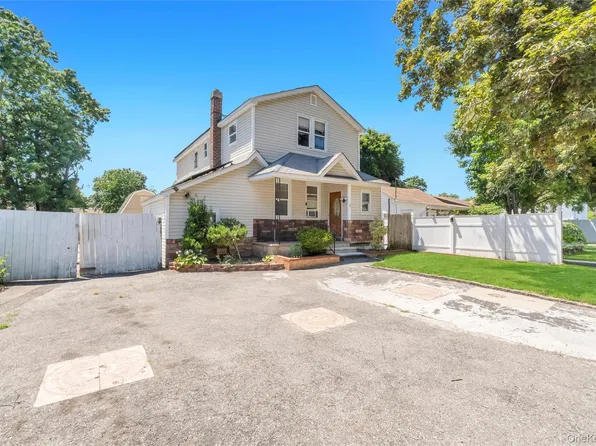74 S 29th Street, Wyandanch, NY 11798