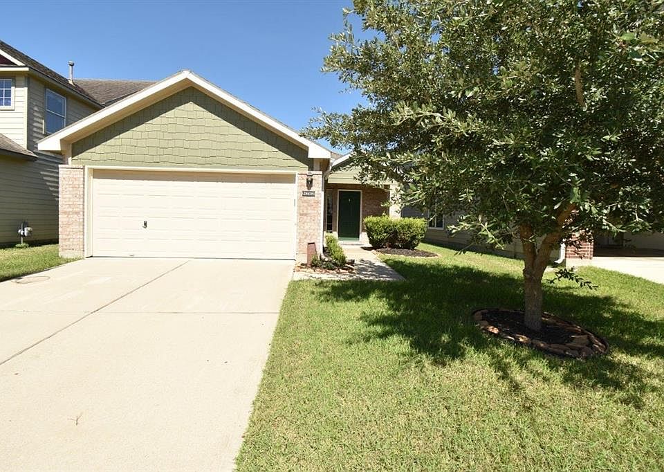 1st image of 26118 Parkman Grove Dr