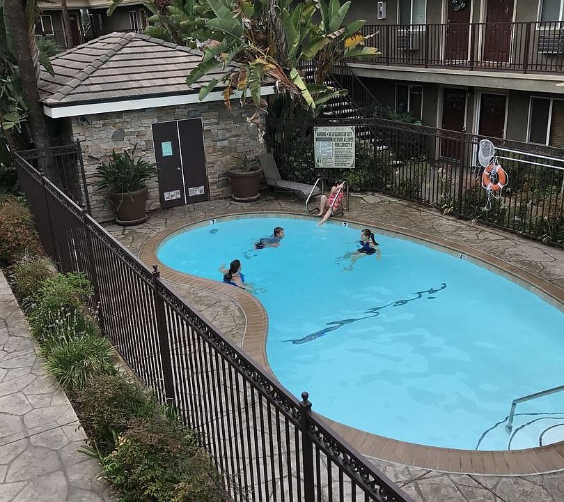 1st image of 800 N Mollison Ave N #48