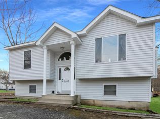 1160 Elk Dr, Bushkill, PA 18324