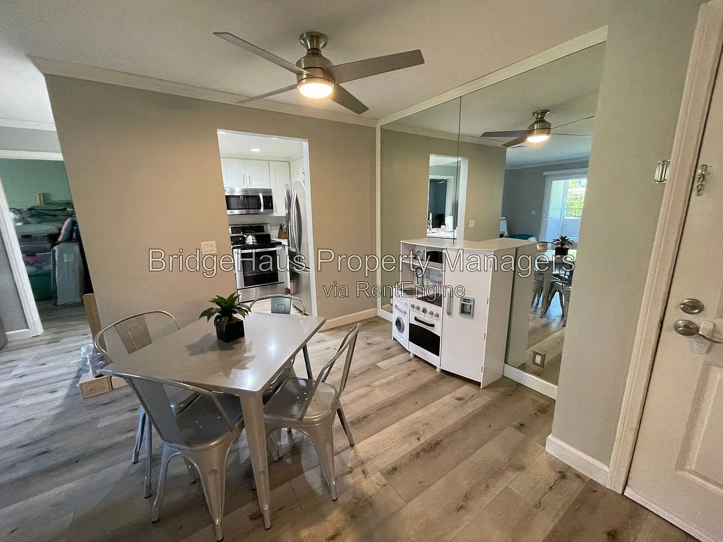 2 bed, 2.0 bath, 827 sqft, $2,850 — Photo 3