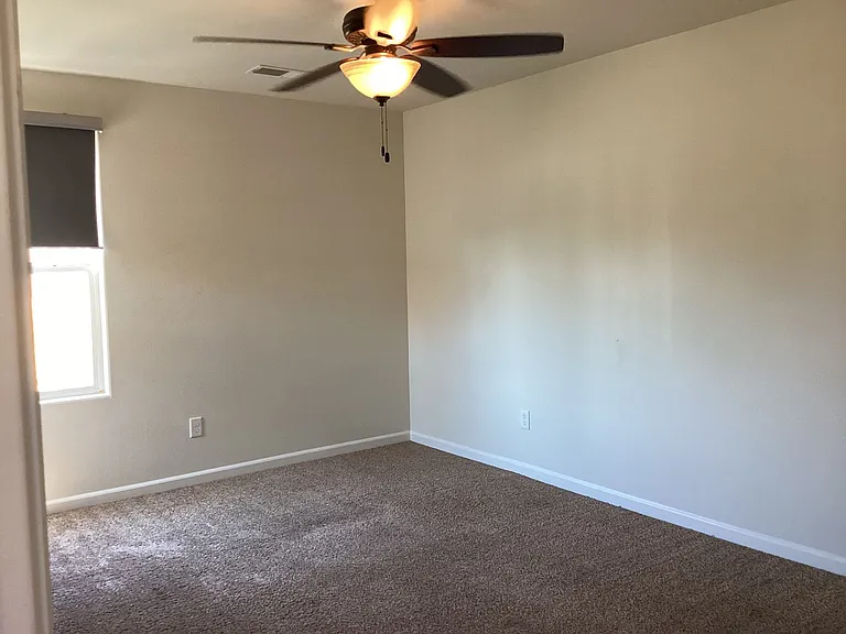 7009 N Harmony Dr — Photo 31