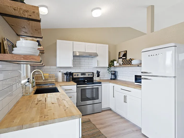 500 Trumbull Ln — Photo 11