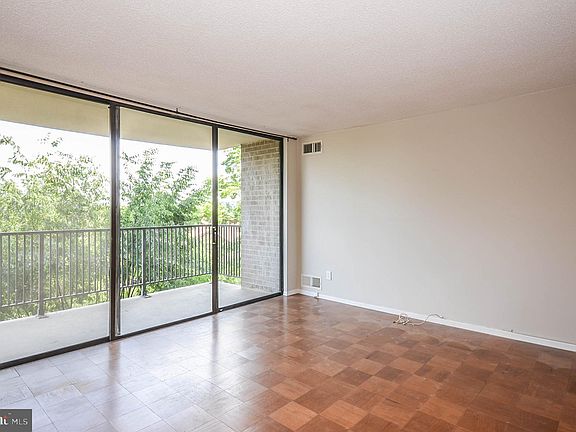 3rd image of 4 Monroe St APT 504