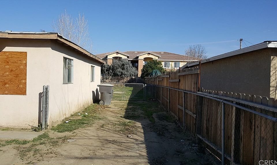 2nd image of 208 Morton Pl