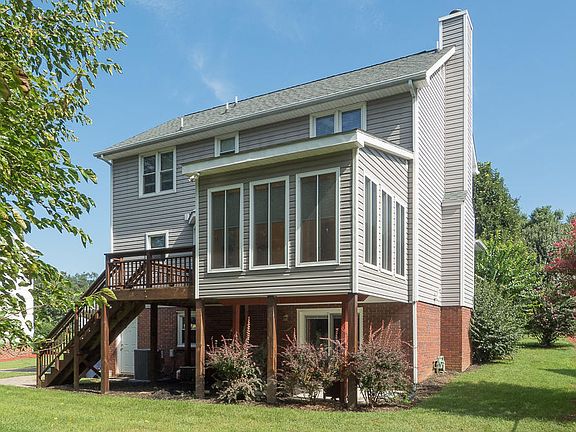 3rd image of 4611 Trevino Dr NE