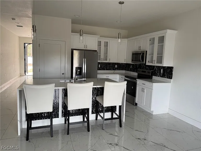 6013 Acorn Cir — Photo 3
