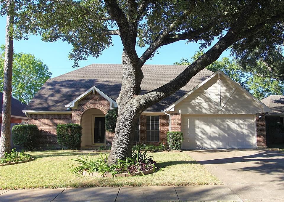 1st image of 4923 Meadowglen Dr