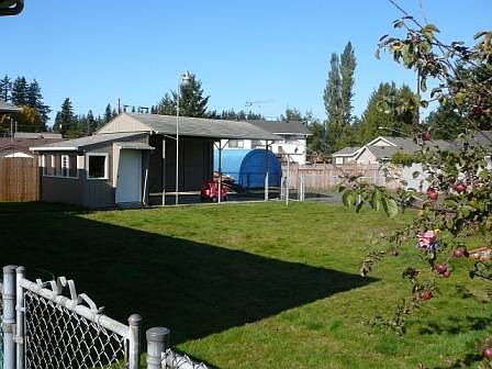 2nd image of 2209 Pinehurst Ave