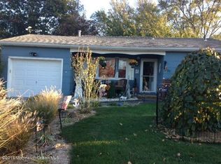 35 Northumberland Dr, Toms River, NJ 08757