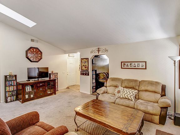 4th image of 25539 Fir Ave