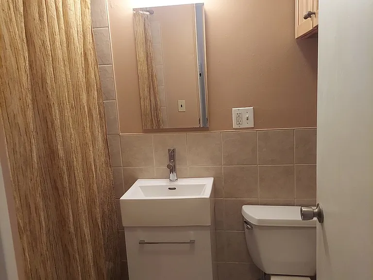 530 W Barry Ave #4F — Photo 11