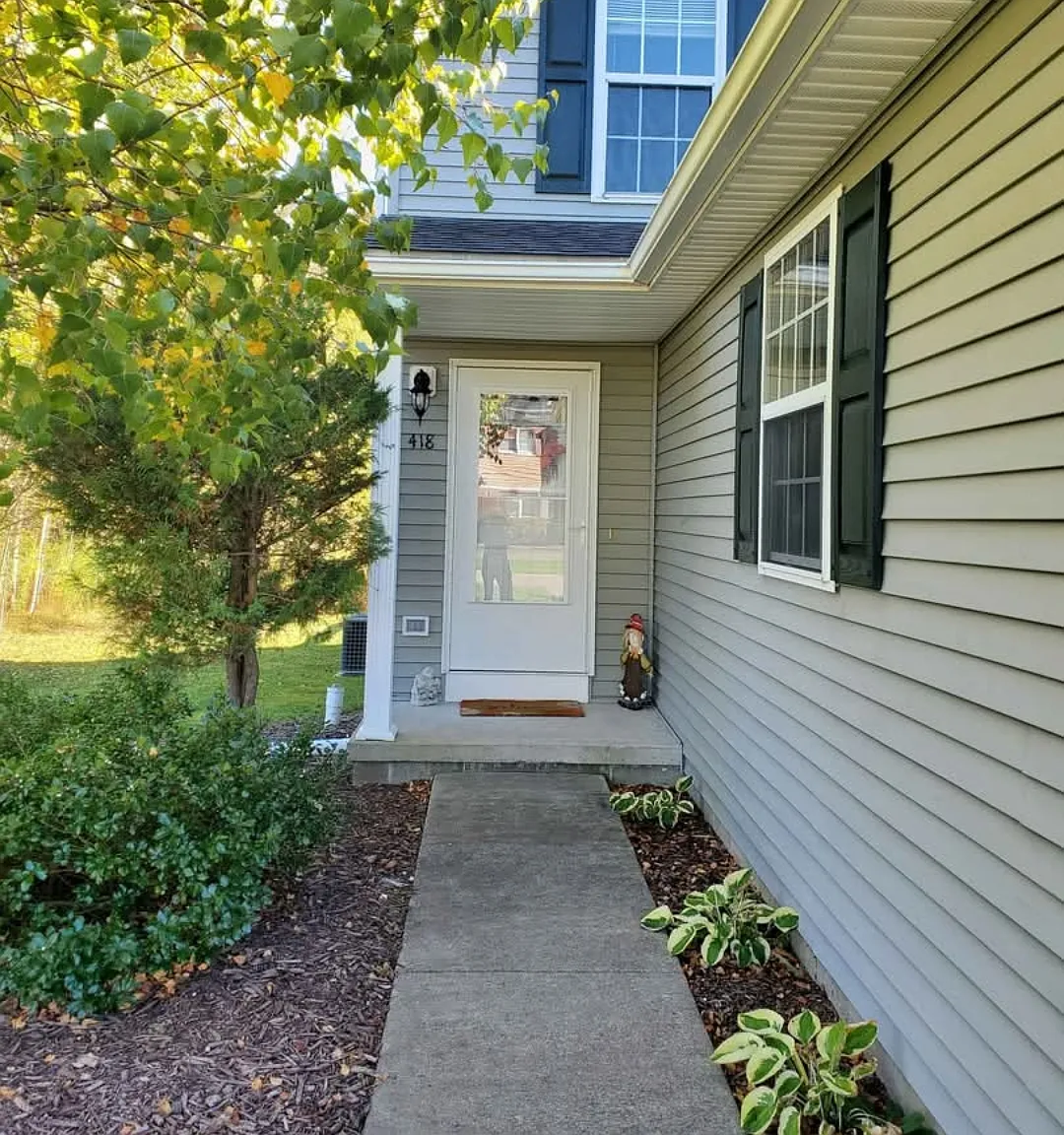 2 bed, 1.5 bath, 1080 sqft, $1,295 — Photo 1
