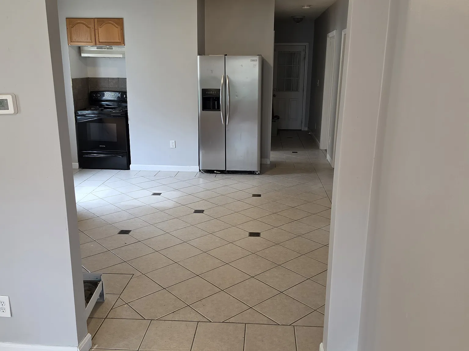 3 bed, 1225 sqft, $2,200 — Photo 2