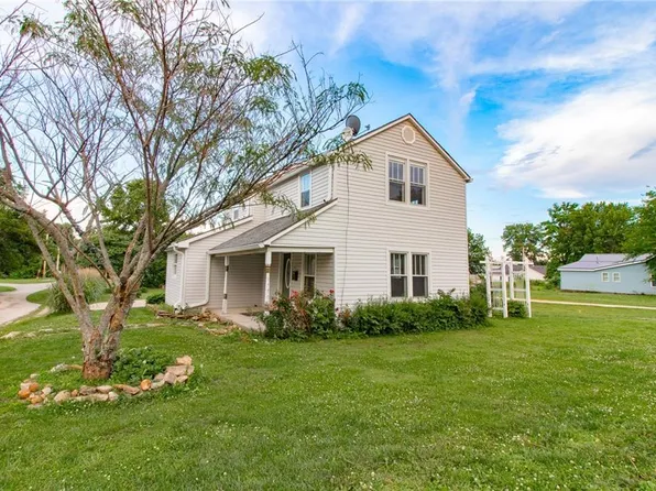 701 S Pine St, Holden, MO 64040