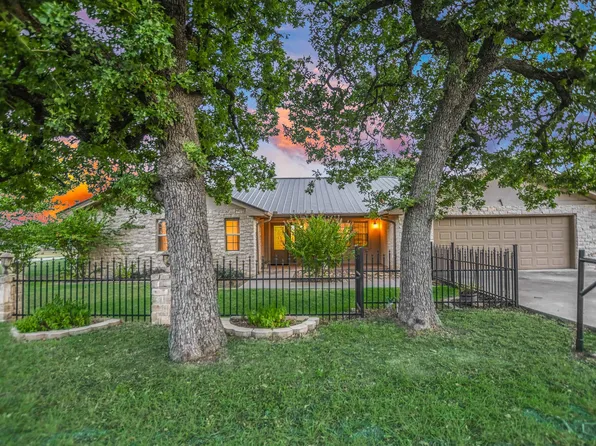 2806 Oak Ridge Dr, Horseshoe Bay, TX 78657