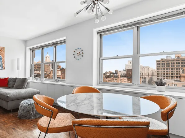 20 East 9th Street 18D image 2 of 8