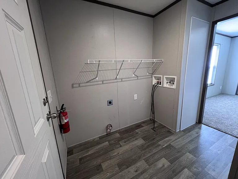 60 Locust Ave #60 — Photo 17