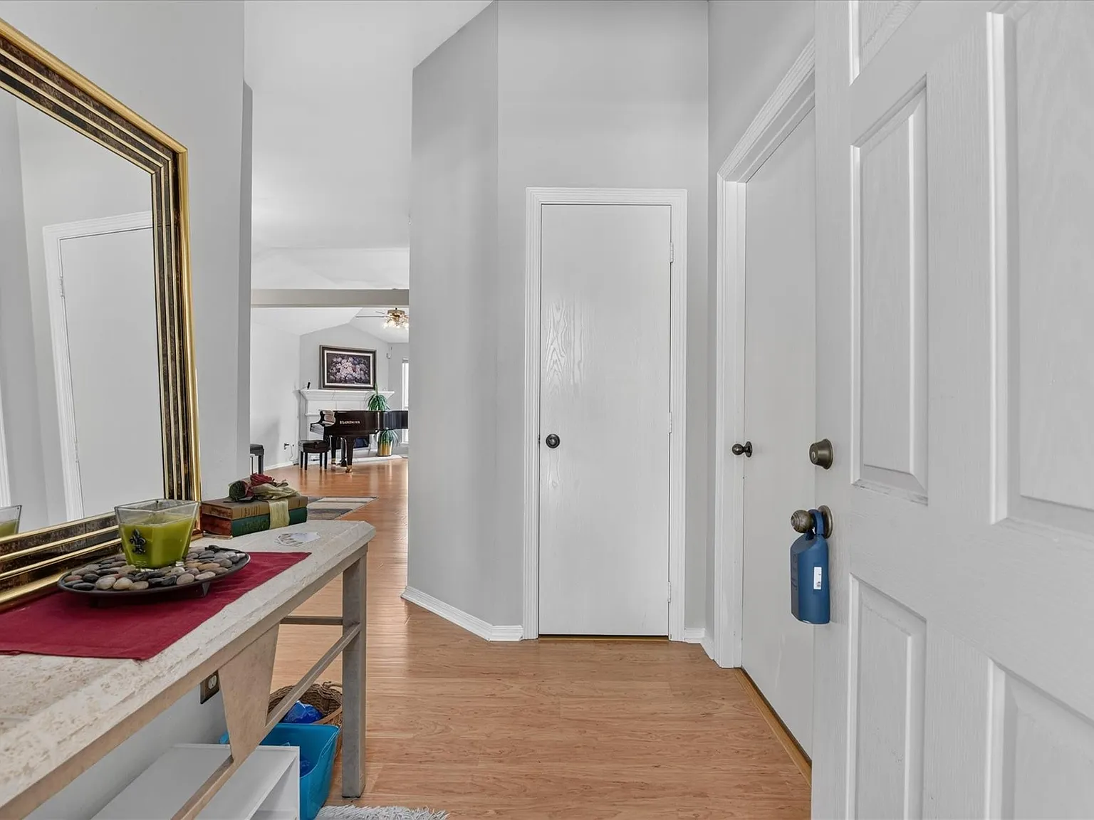 3 bed, 2.0 bath, 1436 sqft, $2,000 — Photo 4