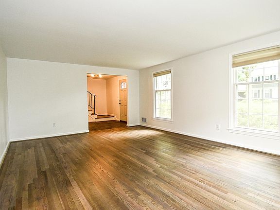 5th image of 4 Trail House Ct