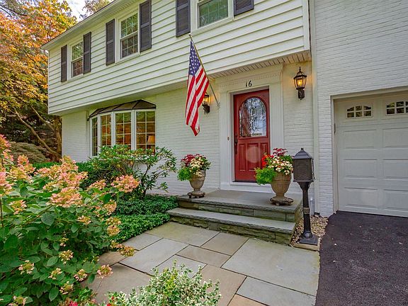 2nd image of 16 Ross Ct