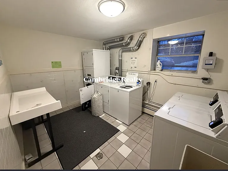 804 Centre St — Photo 12