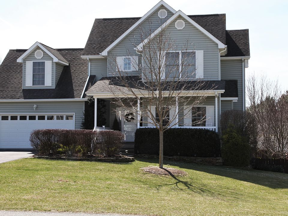 1st image of 70 Alexander Ct