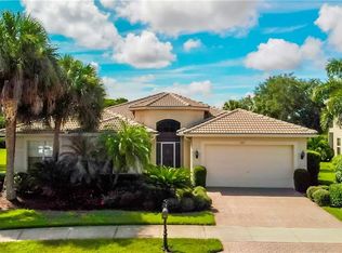 1881 Senegal Date Dr, Naples, FL 34119